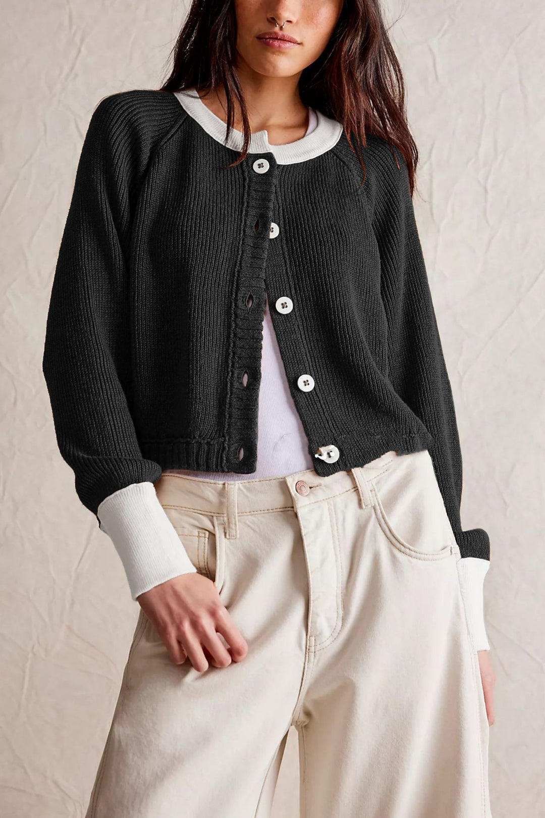 Women's Contrast Color Round Neck Knitwear Single Row Button Coat