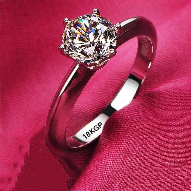 Silver-Plated Ring Round Cut Zircon