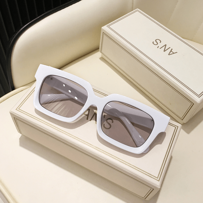 Trend Korean Summer Seaside Sunglasses Red round Face