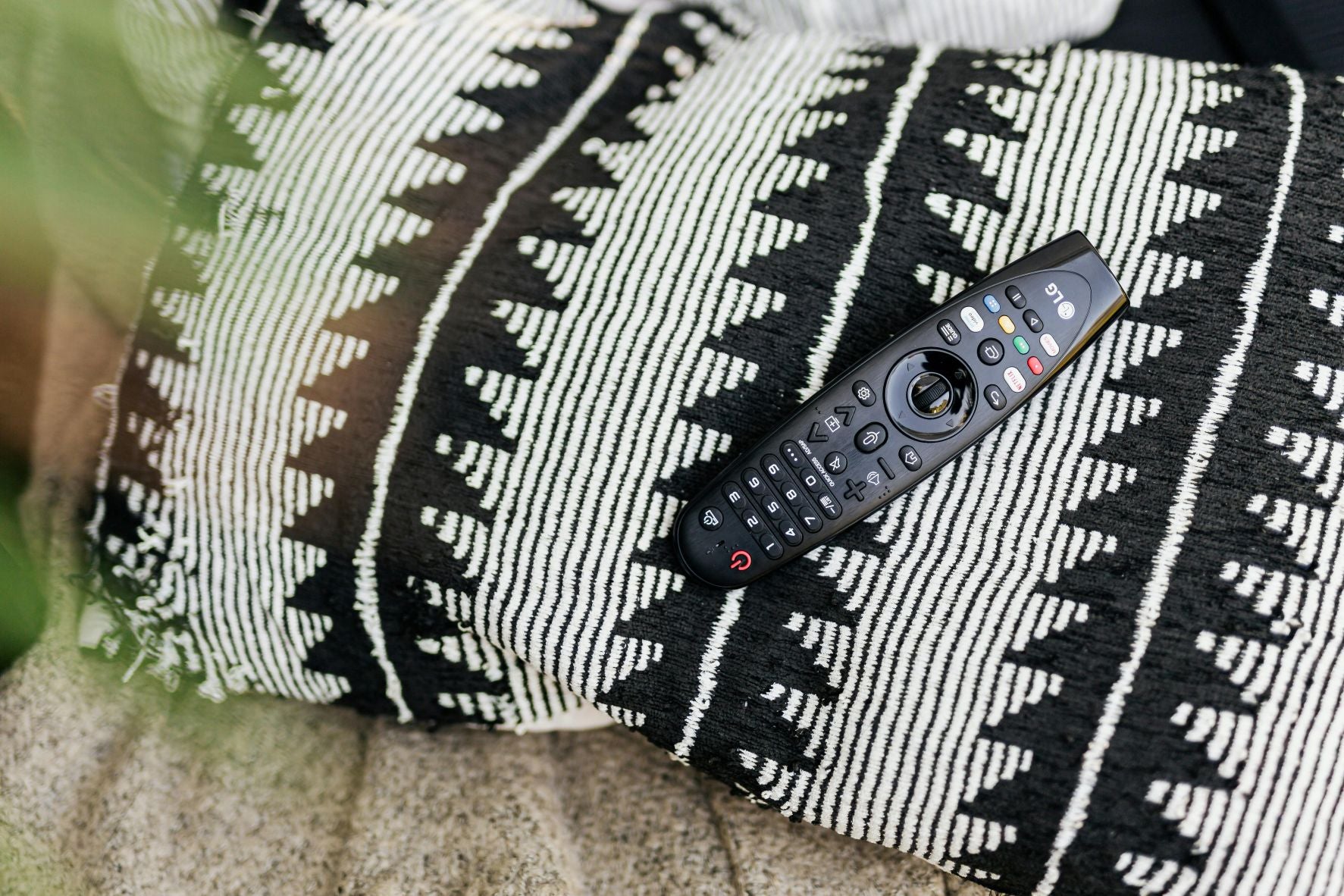How to Make a DIY Remote Cover: Easy and Creative Ideas to Protect You ...