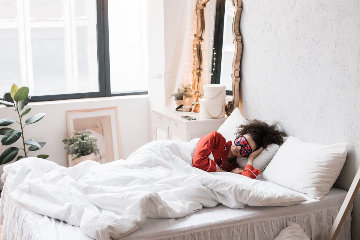 Sleep Temperature Explained: Choosing Bedding for Every Season