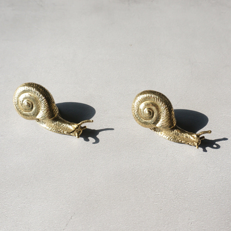 Retro snail brass cabinet handle, view 2 - MRSLM