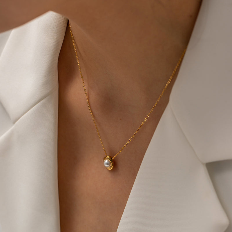 Stainless steel pearl pendant necklace, view 4 - MRSLM