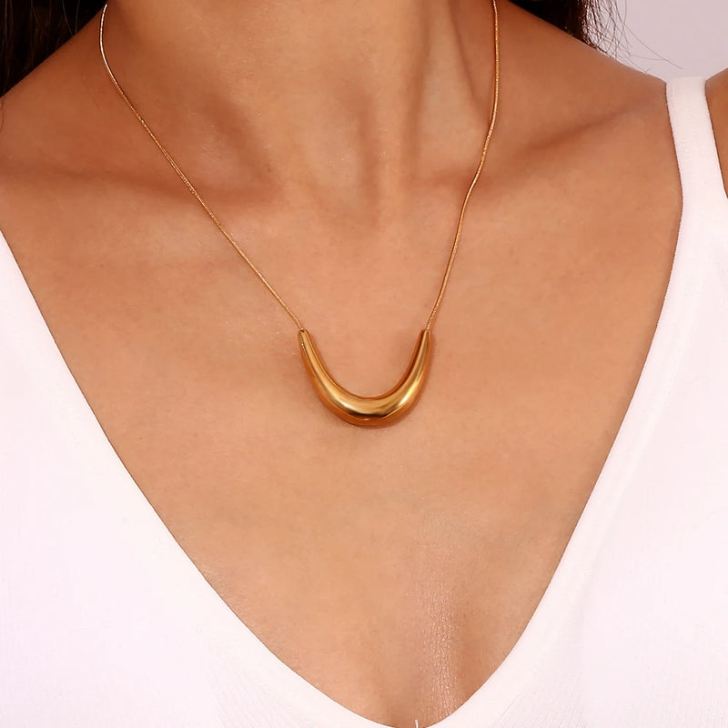 arc v-shaped pendant necklace, view 4 - MRSLM