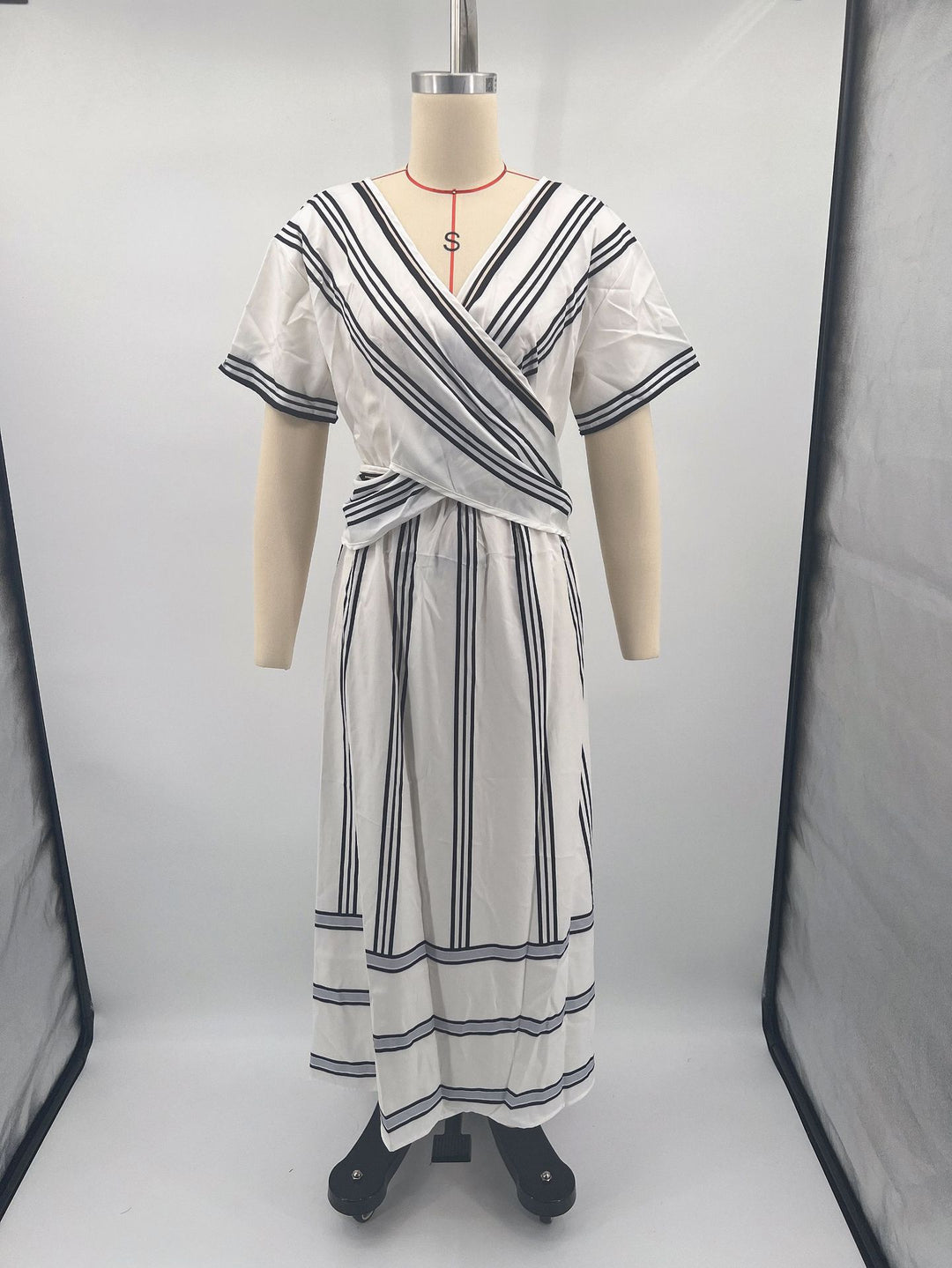 Summer Vacation V-Neck Womens Short-Sleeve Pleated Maxi Dress