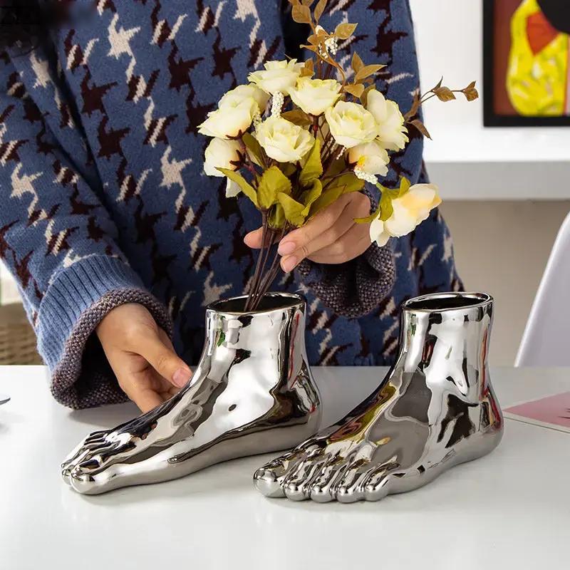 ceramic footed vase, view 6 - MRSLM