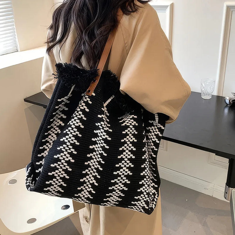 tassel canvas tote bag, view 12 - MRSLM