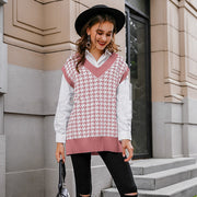 Women's oversized houndstooth V-neck sweater vest, view 2 - MRSLM