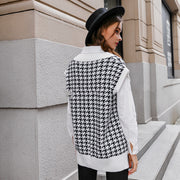 Women's oversized houndstooth V-neck sweater vest, view 4 - MRSLM