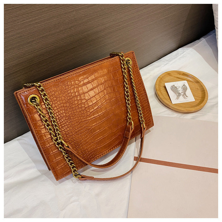 women's chain messenger bag, view 4 - MRSLM