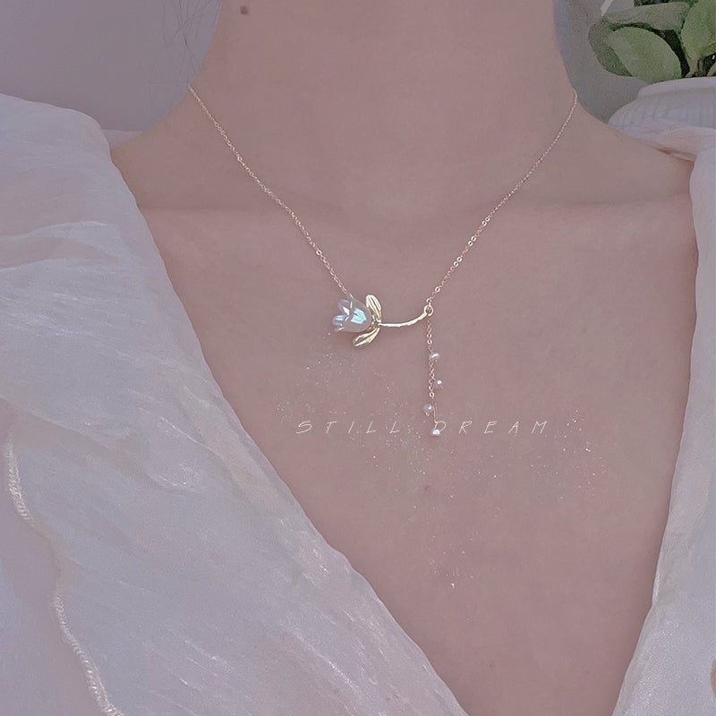 French tulip necklace, view 4 - MRSLM