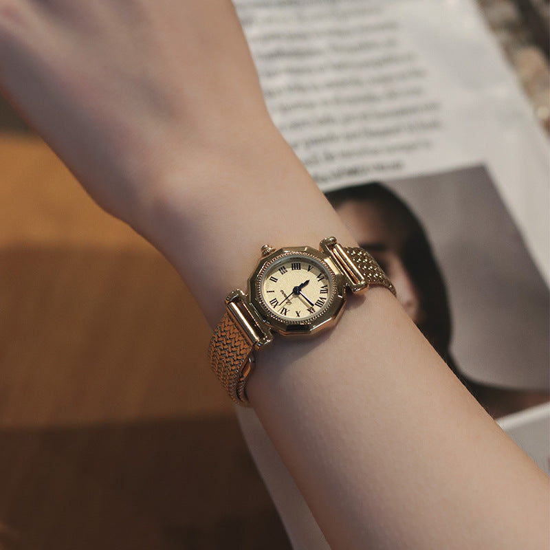 Women's retro gold steel watch - MRSLM