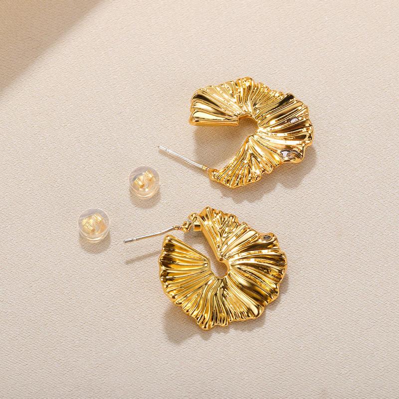 ginkgo leaf gold stud earrings, view 7 - MRSLM
