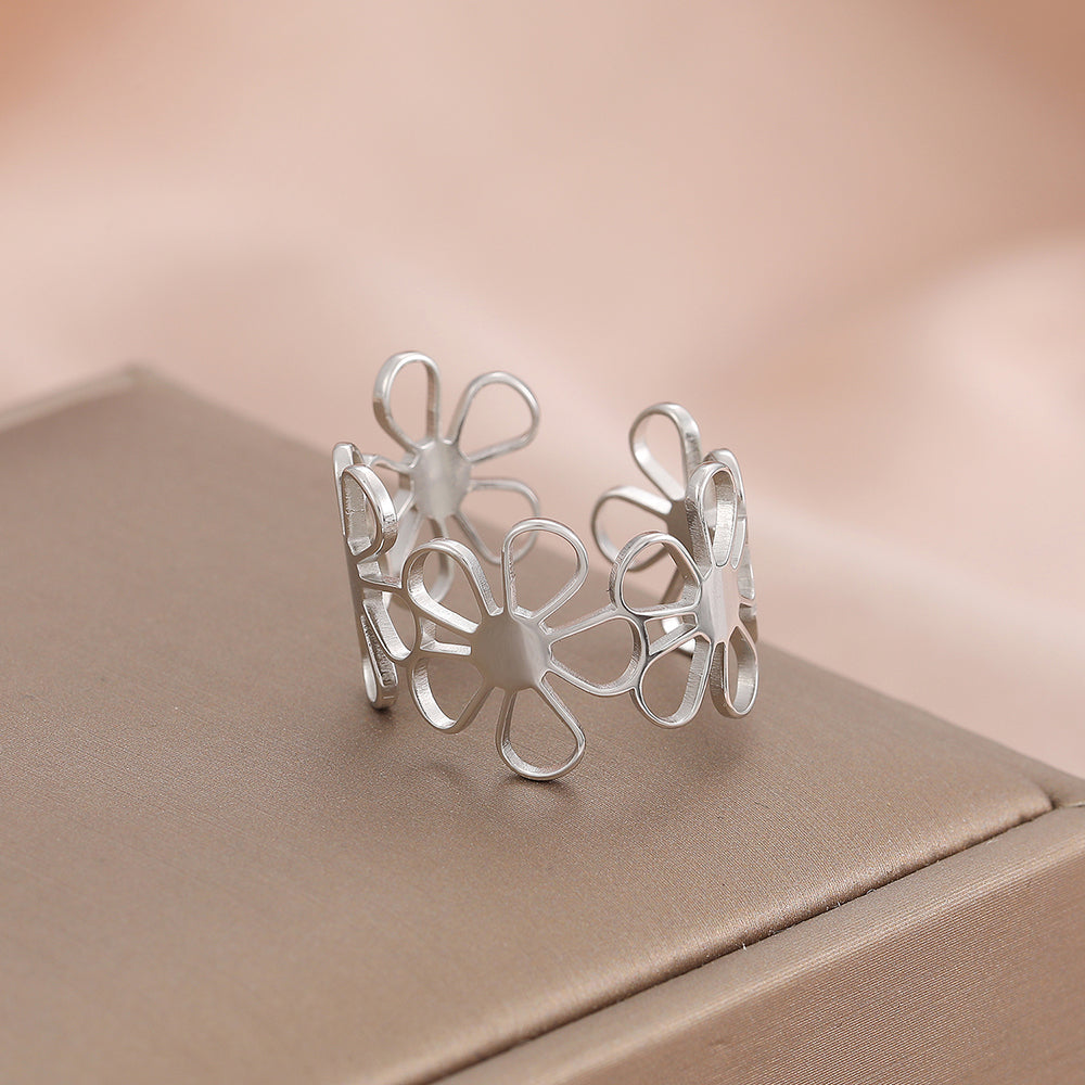 Charming Daisy Stainless Steel Adjustable Ring