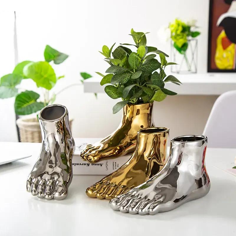 ceramic footed vase, view 4 - MRSLM