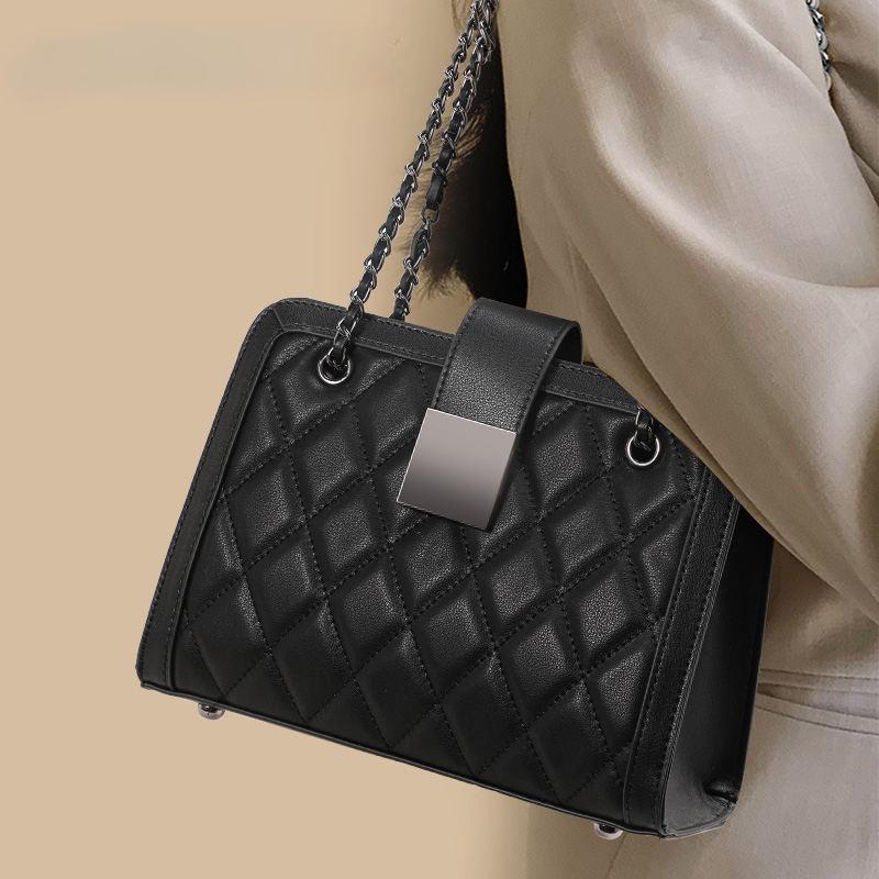 genuine leather shoulder bag, view 4 - MRSLM