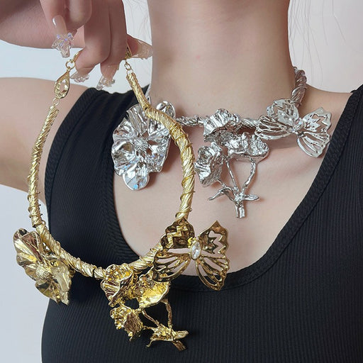 Metal vine flower pendant necklace - MRSLM