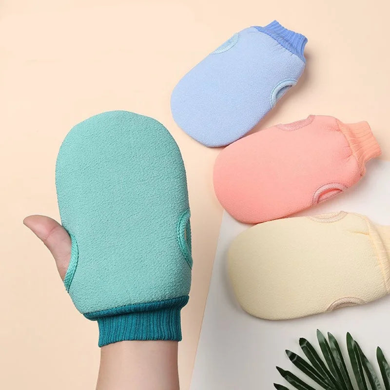 Two-sided exfoliating bath glove, view 6 - MRSLM