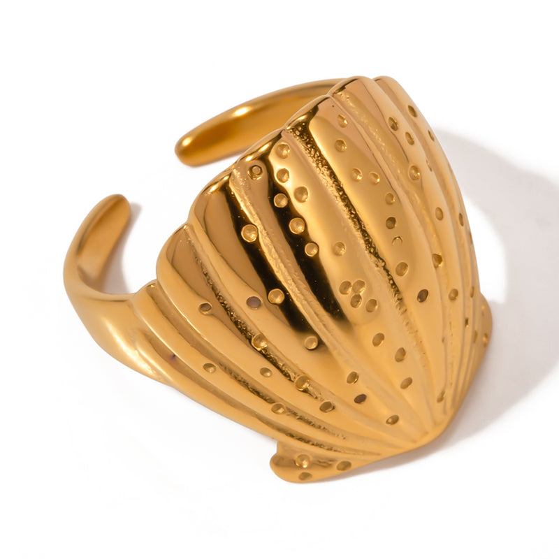 Elegant 18K gold hammered stainless steel ring, view 2 - MRSLM