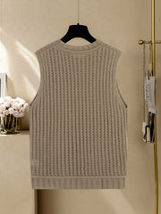 Women's sleeveless cable knit sweater vest, view 10 - MRSLM