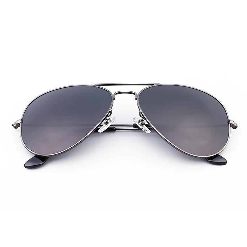 unisex classic pilot sunglasses, view 3 - MRSLM
