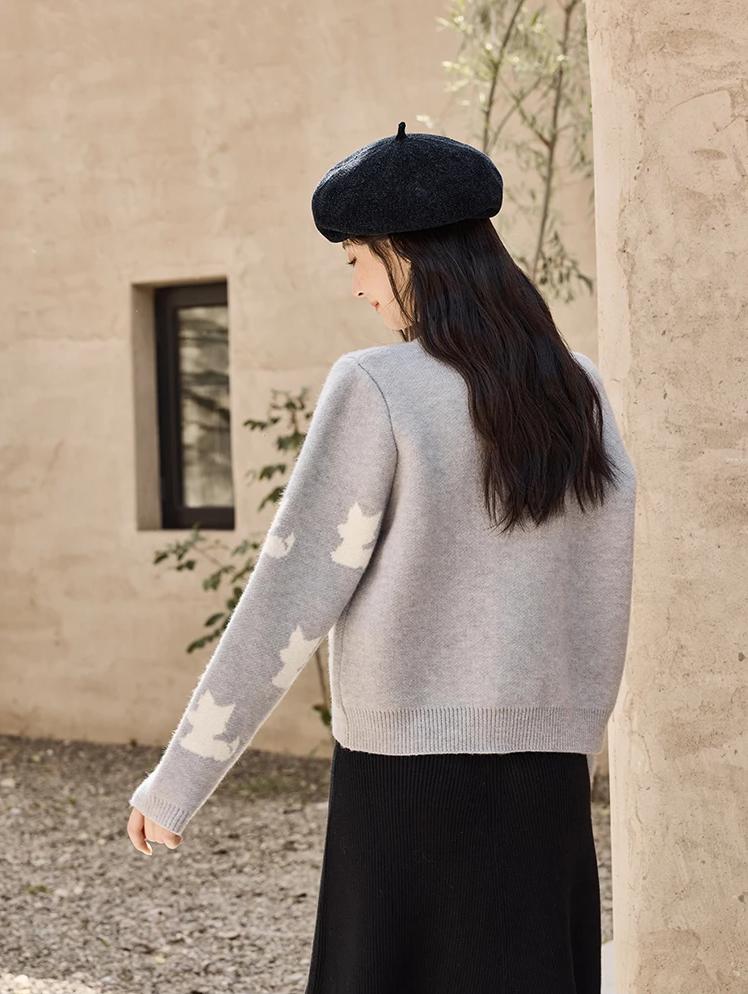 women's o-neck knitted sweater, view 7 - MRSLM