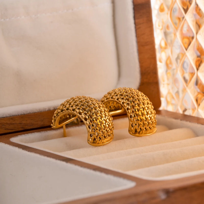C-shaped mesh earrings, view 4 - MRSLM