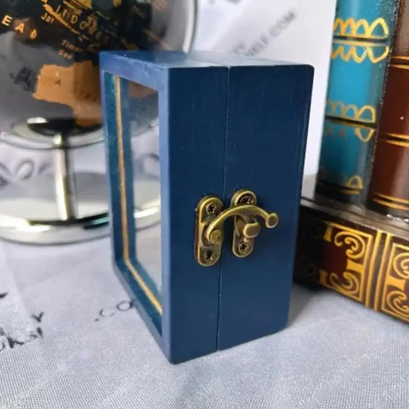 Mini Shake Bookshelf Desk Ornament