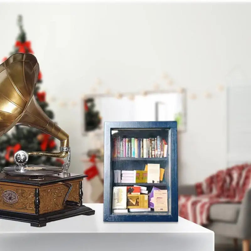 Mini Shake Bookshelf Desk Ornament