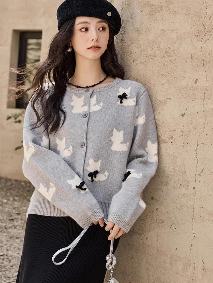 women's o-neck knitted sweater, view 9 - MRSLM