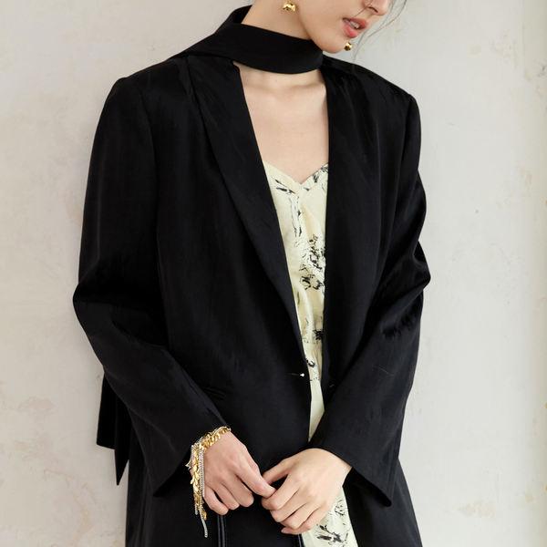 black blazer coat with neckline ribbon - MRSLM