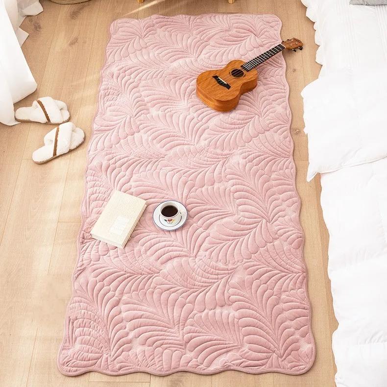 Banana leaf plush flannel rug - MRSLM