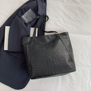 retro large-capacity tote bag, view 4 - MRSLM