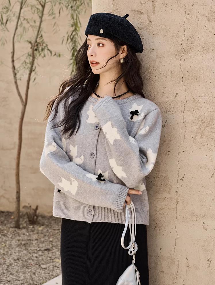 women's o-neck knitted sweater, view 3 - MRSLM