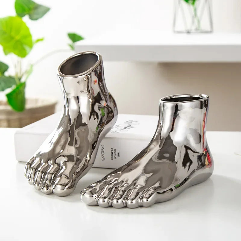 ceramic footed vase, view 3 - MRSLM