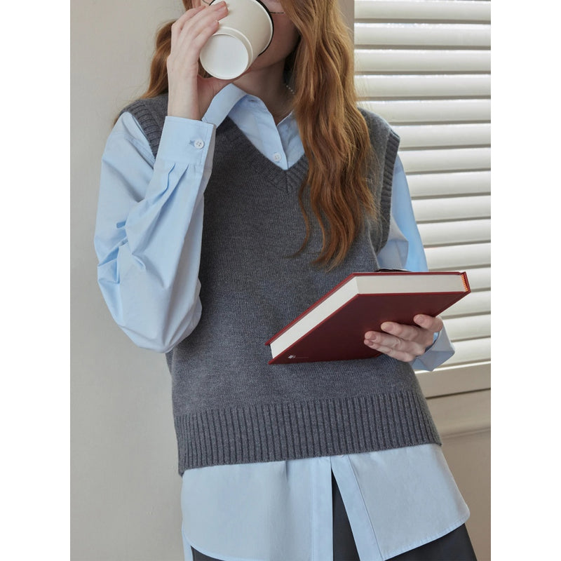 Women's wool blend V-neck sweater vest, view 6 - MRSLM