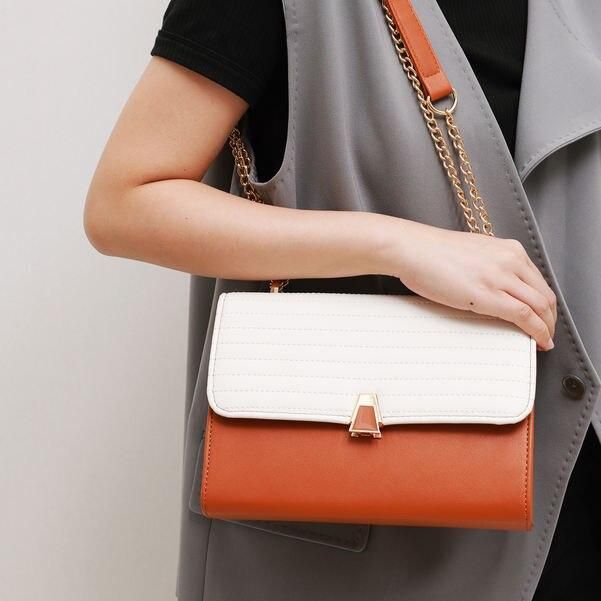 color block quilted shoulder bag, view 8 - MRSLM