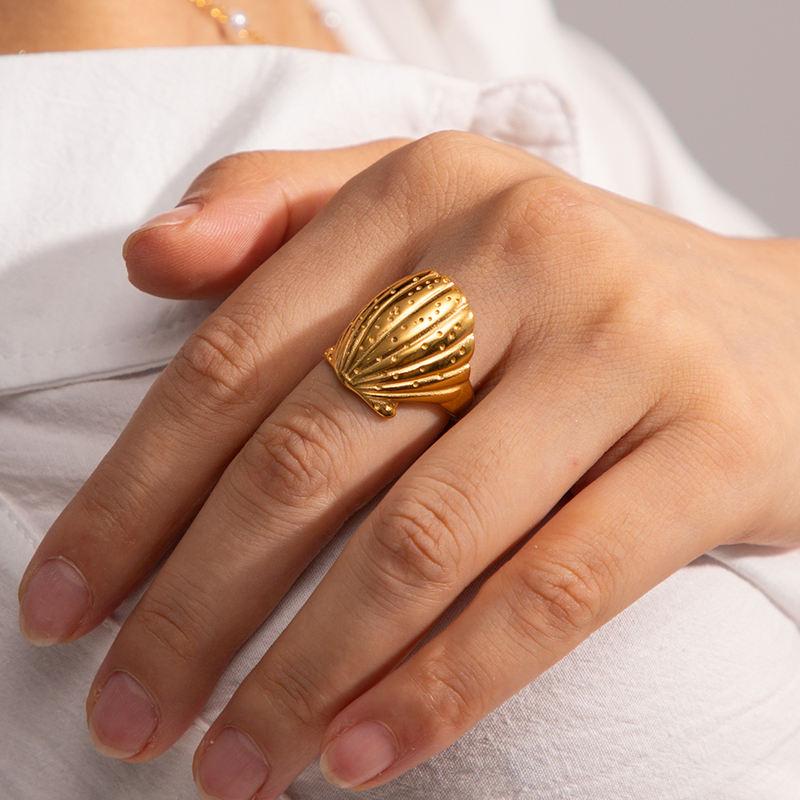Elegant 18K gold hammered stainless steel ring - MRSLM
