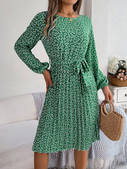long-sleeved floral print pleated dress, view 4 - MRSLM