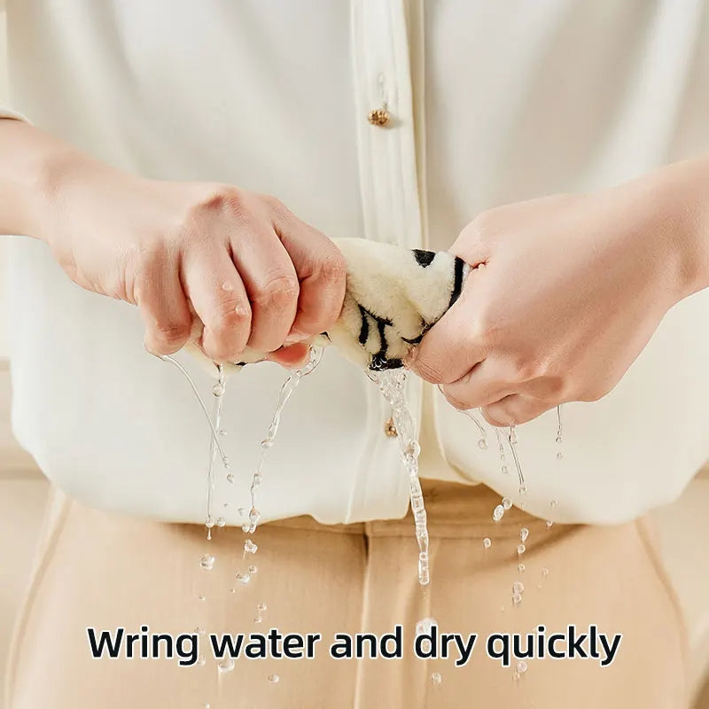 quick-dry hanging hand towel, view 5 - MRSLM