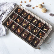 Checkered brownie baking pan, view 2 - MRSLM