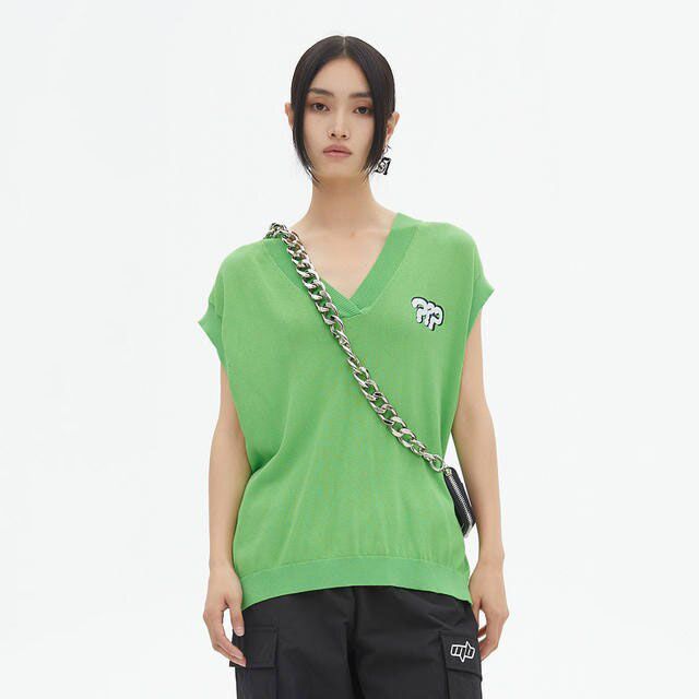 V-neck knit vest for women, view 2 - MRSLM