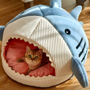 enclosed cat bed, view 2 - MRSLM