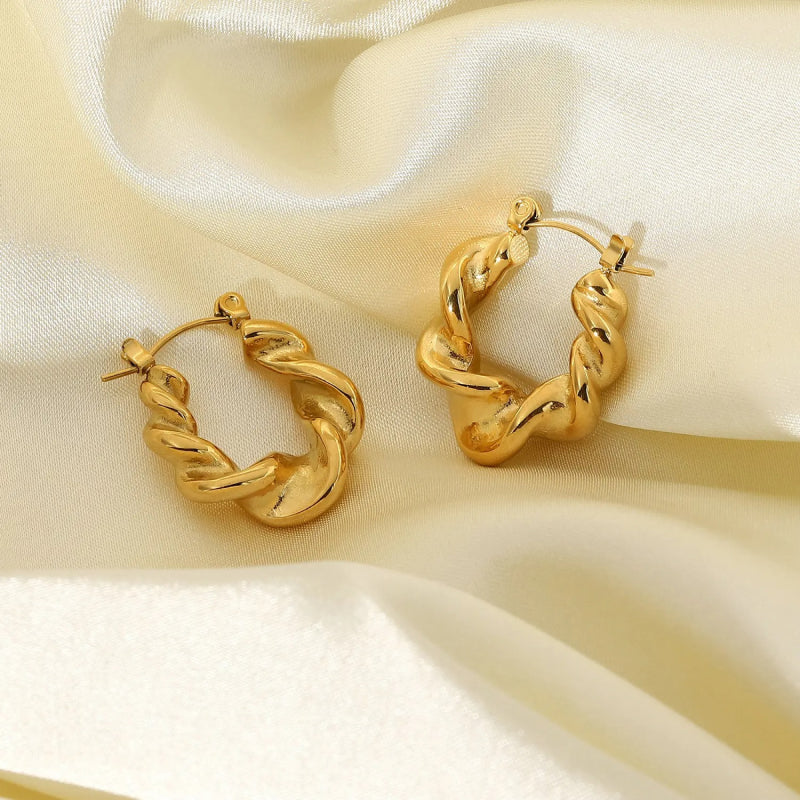 Croissant hoop earrings, view 6 - MRSLM