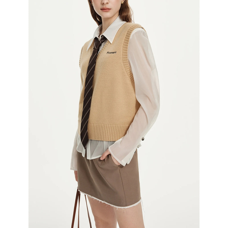 Women's wool blend V-neck sweater vest, view 9 - MRSLM