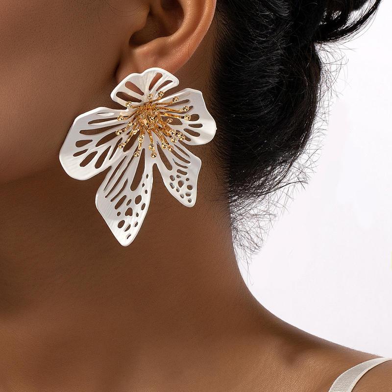 white floral drop earrings - MRSLM