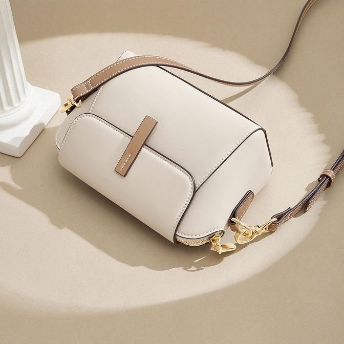 Small square leather crossbody bag, view 6 - MRSLM