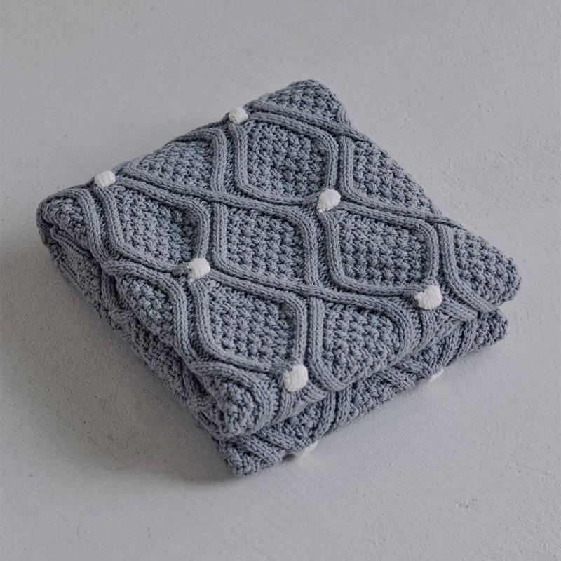 chunky knit blanket with pompons - MRSLM