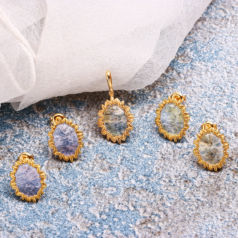 vintage chamomile topaz stud earrings - MRSLM