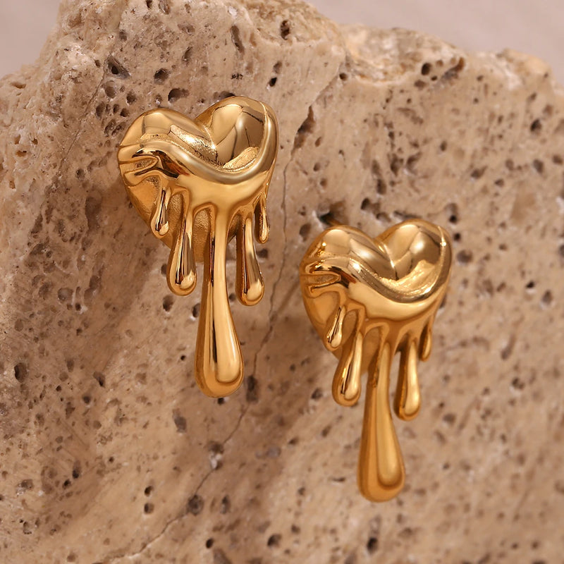 heart-shaped gold stud earrings, view 4 - MRSLM